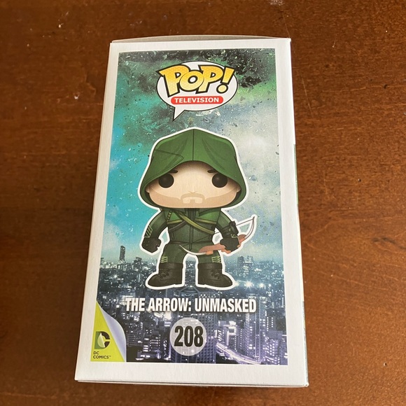 NIB The Arrow Unmasked FunkPop - Picture 6 of 6